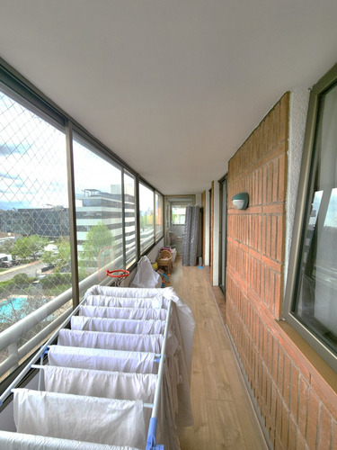 Remodelado Frente Parque Bicentenario. Venta Dueños Directo