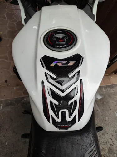 Calcomania R1 Bera Tanque