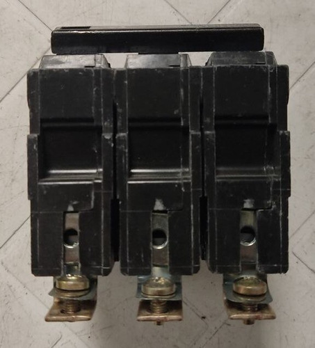 Breaker General Electric Trifásico 30 Amp Thqb. (Usado)