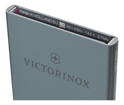 Billetera Altius Secrid Essential Titanio Victorinox.