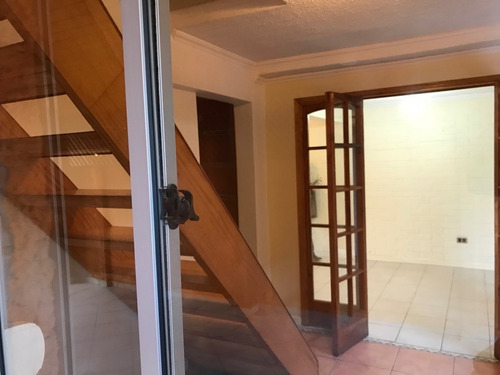 ¡espléndida Y Amplia Casa De 2 Pisos En Venta!