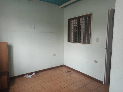Se Vende Galpón En Boleíta Sur Jr