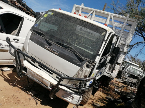 Imagen 3 de 8 de Desarmo Isuzu 450 Año 2012 Solo Por Partes