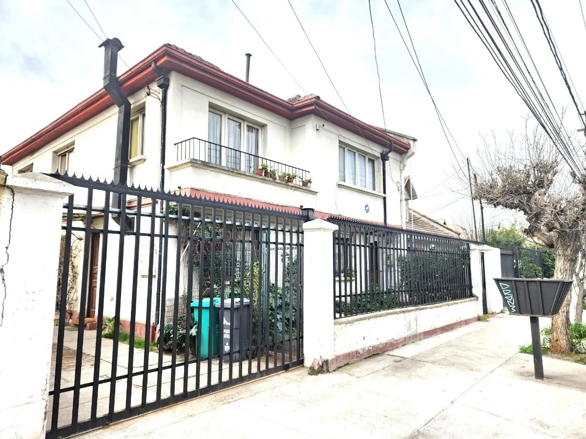 Imagen 1 de 13 de Casa Grande 2 Pisos // A Pasos De Gran Av // Metro Parrón