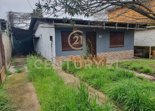 Casa En Colón Con Garaje Y Barbacoa. Con Renta