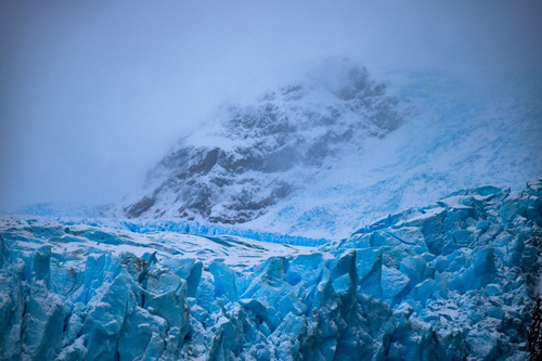 Glaciar Y Pico