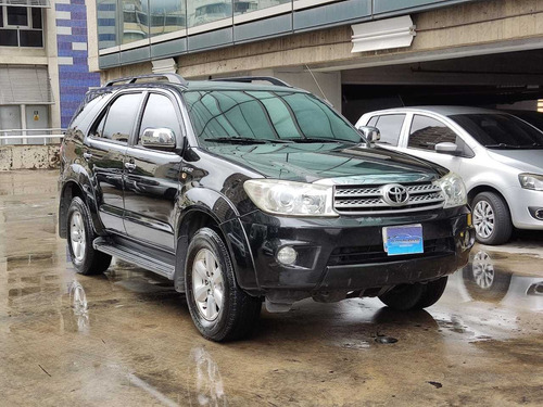 Imagen 3 de 9 de Toyota Fortuner