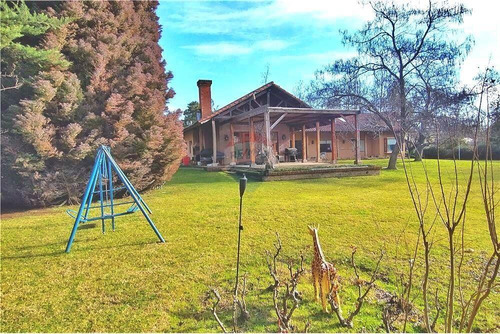 Se Vende Amplia Casa Av. Las Rastras.