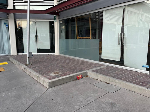Local En Renta En Jardines Del Moral Sobre Av.león Y Av. Insurgentes León, Gto.con Estacionamiento