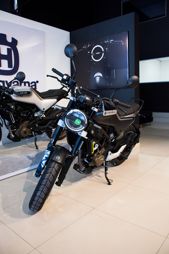 Imagen 7 de 8 de Husqvarna Svartpilen 200
