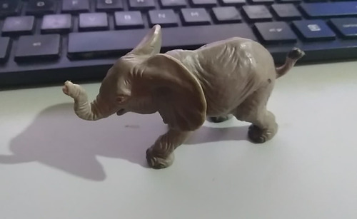 1996 Safari Ltd Elephant Figure 8.5 Cms