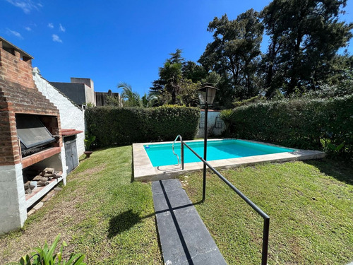 Casa En Barrio Parque Alvear I Con Pileta