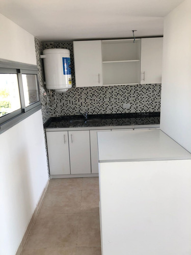 Departamento En Venta 2 Amb Con Cochera-saenz Peña