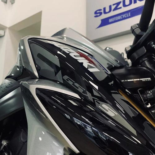 Imagen 18 de 25 de Suzuki Gsx S 750 Nacked No Z650 Mt El Mejor Tipo De Cambio