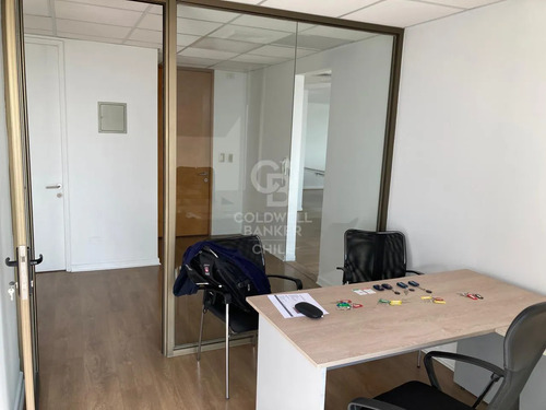 Oficina Sector Cantagallo, 4 Privados, 2 Baños