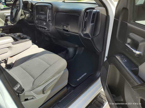 Imagen 9 de 12 de Chevrolet Silverado 5.3 2500 Cab Dob Star 4x2 Aut 2017