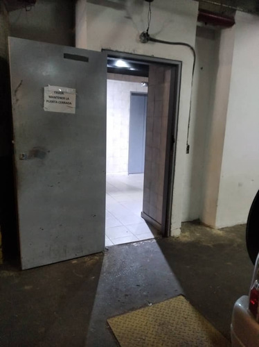 Imagen 14 de 15 de Oficina O Local (puede Ser Utilizado A Gusto Personal) En Alquiler Ubicado En Boleita