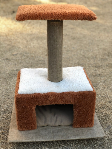 Casa Para Gatos Con Rascador Y Reposador En Altura.