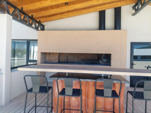 Imagen 25 de 30 de Departamento En Venta - 1 Dormitorio 1 Baño - Balcon - 49 Mts2 - Villa Carlos Paz