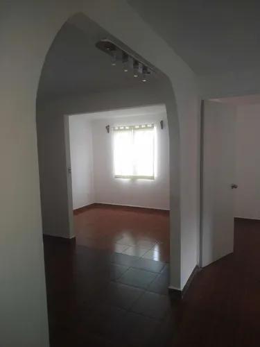 Casa Muy Amplia Ya Que Son Dos Unidas Por Dentro.