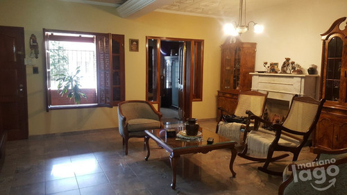 Imagen 2 de 19 de Casa En Venta De 3 Dormitorios C/ Cochera En Barrio Parque