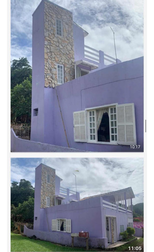 Casa Em Ribeirão Pequeno, Laguna, Com Dois Quartos.