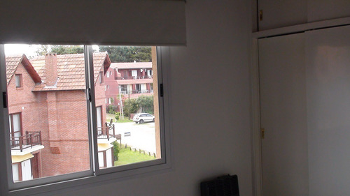 Imagen 14 de 17 de Duplex Cazon 1050 Finde, Fines De Semana Largos, Diciembre, Primera Quincena De Febrero 2023, Marzo, Tiene Parrilla, Wifi, Directv, Aire Acondiconado Y Esta Cerca Del Centro