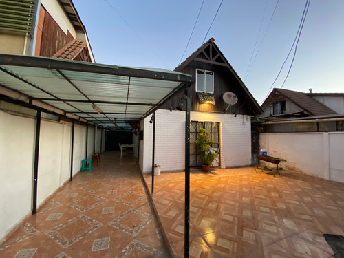 Se Vende Amplia Propiedad 3d2b Maipu (100806)