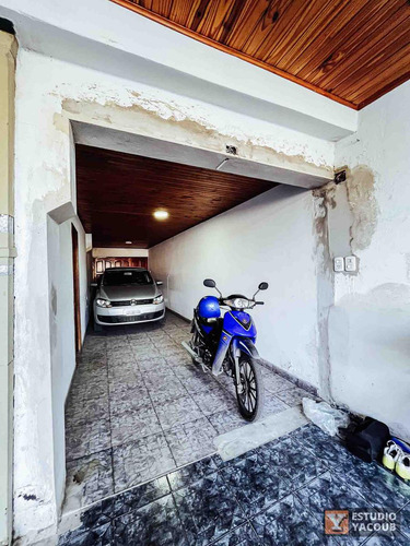 Casa En Venta - 2 Dormitorios 1 Baño - Cocheras - 420mts2 - Berisso
