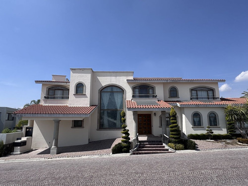 Exclusiva Residencia En Venta En La Rica Juriquilla