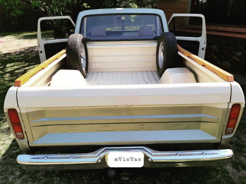 Ford F-100 Deluxe