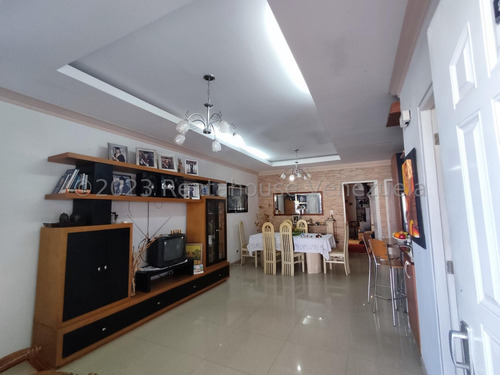 Casa En Venta Canaima Ii Guatire. 24-3741 Jt