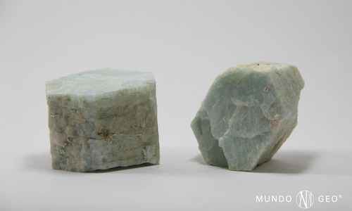 Imagen 2 de 2 de Piedra Cristales Hexágonos De Berilo Medianos