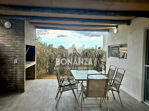 Piriápolis, Punta Fría. Casa En Venta. 500 Metros De La Playa San Francisco. 3 Dormitorios, 2 Baños