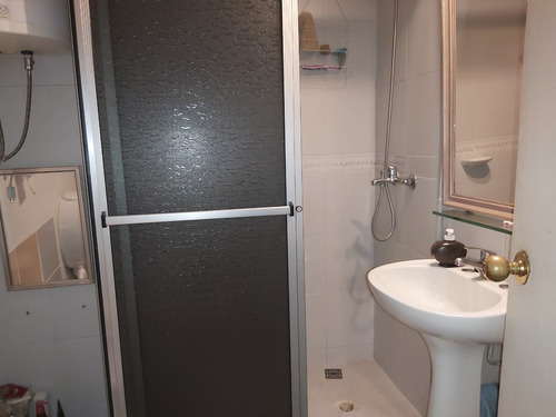 Imagen 16 de 18 de Muy Acogedor Apartamento Al Frente En Piso Alto. Con Balcón En Doble Orientación Este Y Sur Oeste