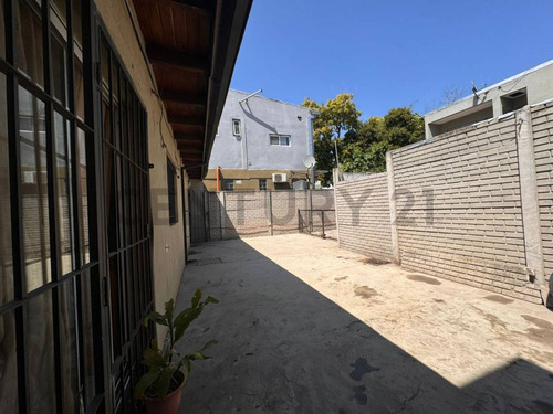 Venta De Ph Interno 3 Ambientes Con Patio Y Cochera Sobre Calle Andres Baranda N°4122 Entre L...