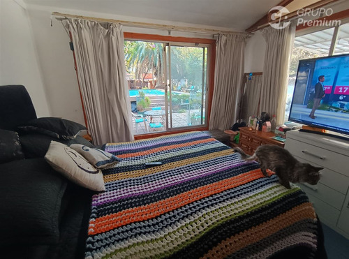 Casa En Venta De 4 Dorm. En La Cisterna