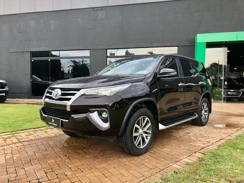 Toyota Hilux SW4 2.8 SRX 4X4 7 LUGARES 16V TURBO INTERCOOLER DIESEL 4P AUTOMÁTICO