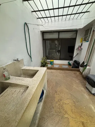 Vendo Amplia Casa En Laureles Lorena