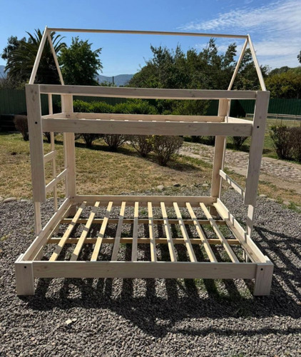 Camarote De Madera Mixto Con Estructura De Casa M&r