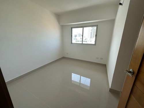Apartamento De 2 Habitaciones Ubicado En Zona Universitaria