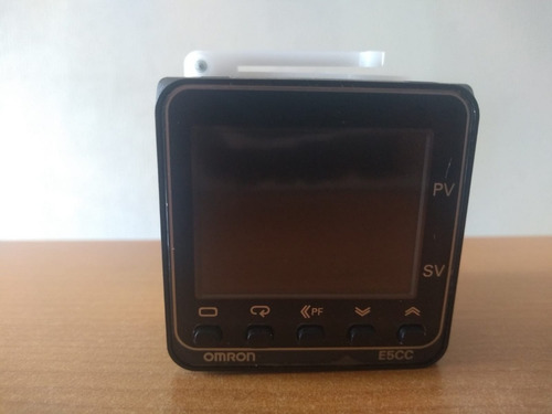 2 Piezas De Omron Control De Temperatura E5cc-rx2asm-800 (Usado)