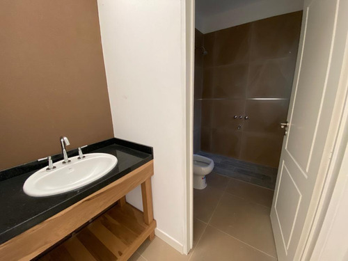 Casa En Venta Y Alquiler En El Cantón Norte A La Laguna Con Pileta