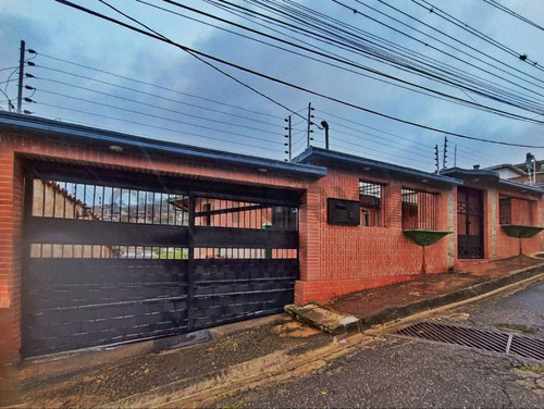 Casa En Venta De Cuatro Niveles En Urb Pan De Azúcar Carrizal Miranda