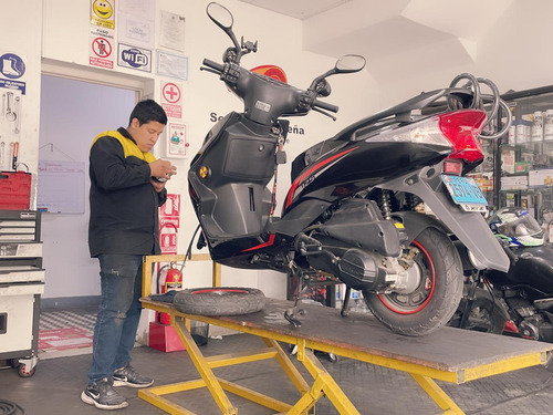 Moto Lifan 2021 (2858 Kms) Incluye Casco, Cadena Y Cobertor