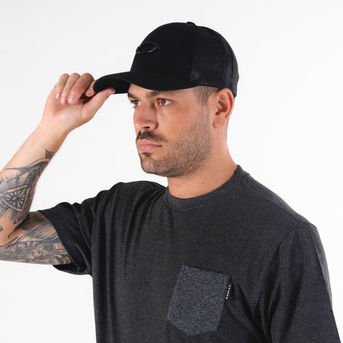 Imagem 4 de 4 de Bone Para Treino Oakley Trucker Logotipo Ellipse Ajustavel