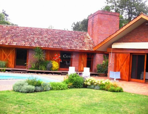 Casa En Golf, 4 Dormitorios *- Ref: 1064