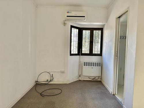 Muy Buen Departamento De 2 Ambientes Con Cochera En Martinez.