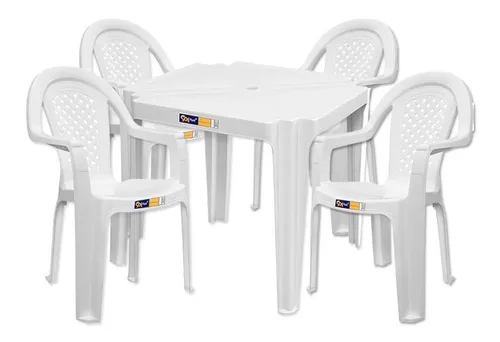 Conjunto de mesa Coruripe com 4 cadeiras plásticas sem braço