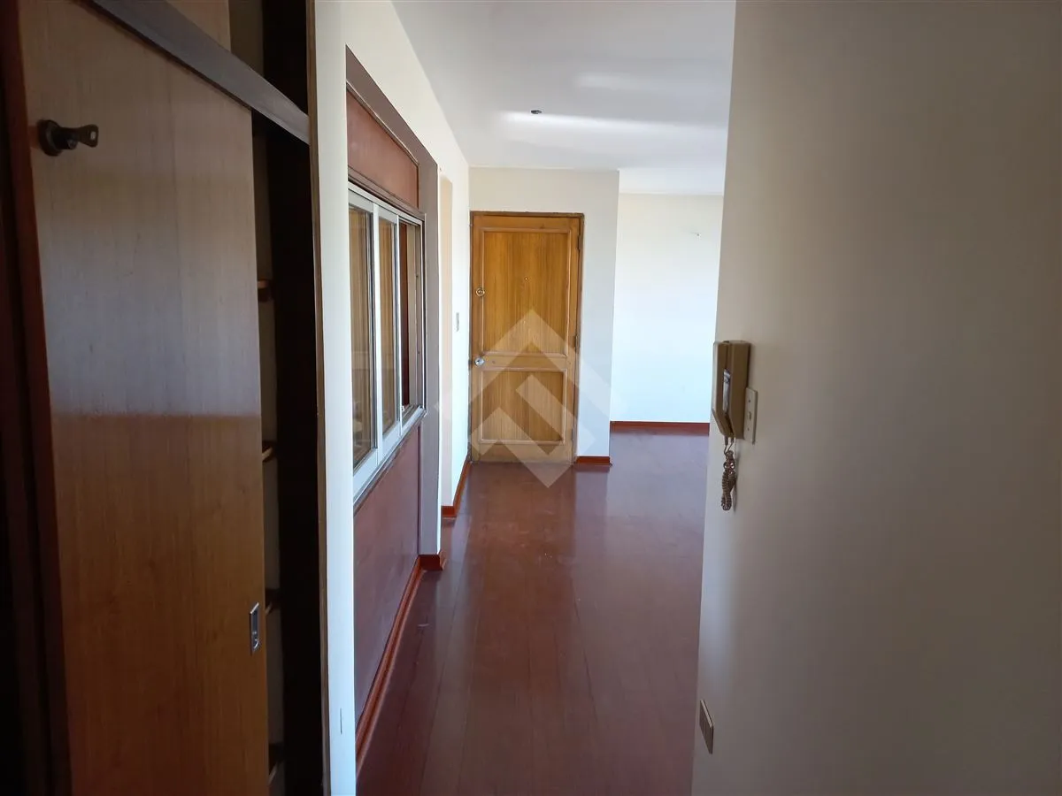 Imagen 5 de 21 de Departamento En Arriendo De 3 Dorm. Sub Alessandri Central
